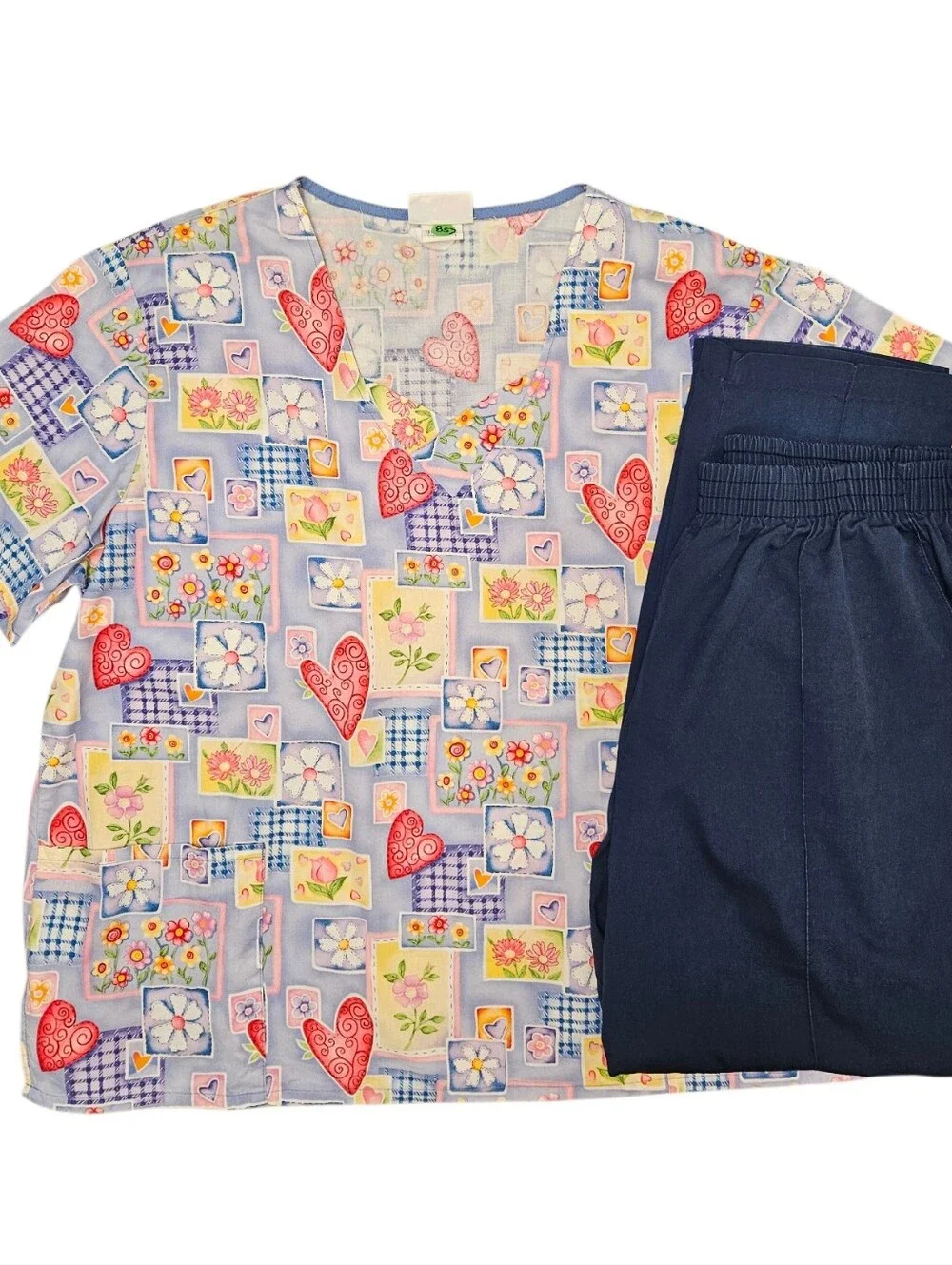 Hearts Scrub Set - Picture 1 of 2